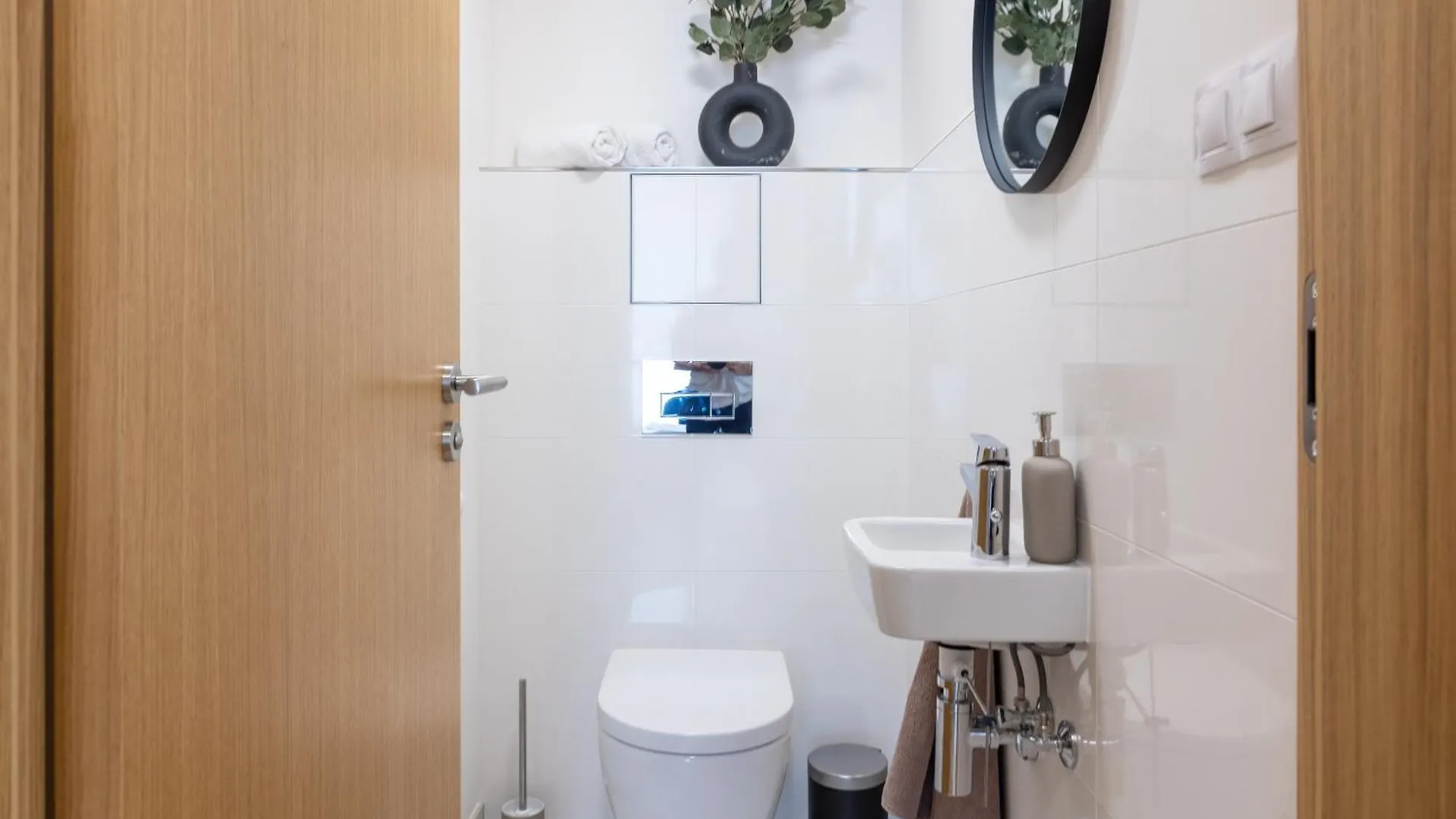 Prague Days - 2Bdr Apt - Balcony - Garage Parking - Easy City Center Access Appartement